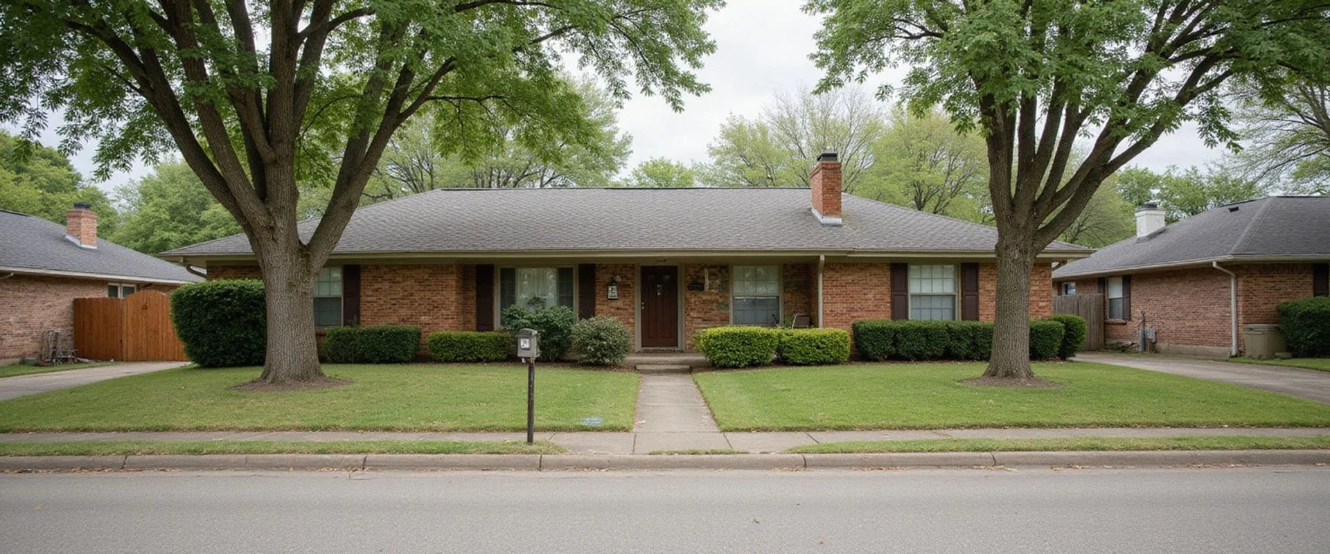 East Arlington TX brick ranch home from the 1970s listed for fast sale in Tarrant County